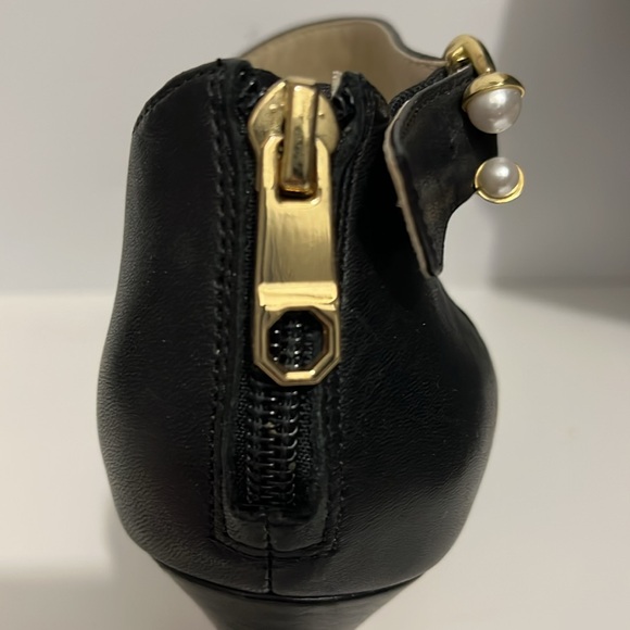 Louise et Cie Black Pointed-Toe Heels with Ankle Strap - Picture 6 of 6